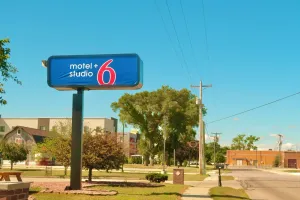 Image of Motel 6 Elkhart, IN