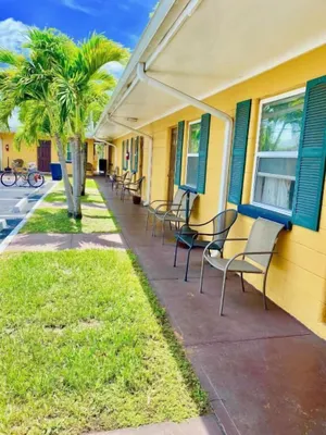 Image of Glades Motel - Naples