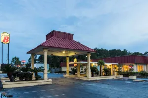 Image of Super 8 by Wyndham Hardeeville - Savannah North