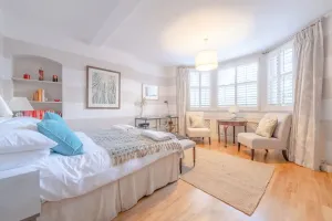 Image of Quaint and Central Studio Flat - Chelsea