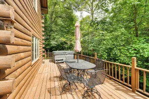 Image of Private Yard: Secluded Hannibal Cabin in the Pines