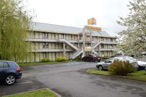 Image of Premiere Classe Lille Sud - Douai Cuincy