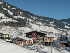 Image of Spacious Holiday Home in Goldegg near Ski Area
