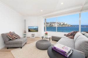 Image of Right on Bondi