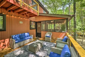 Image of 'resting Bear Chalet' w/ Community Amenities!