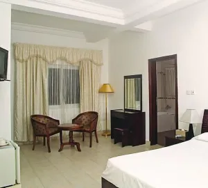 Image of His Majesty's Hotel and Apartments