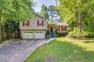 Image of Charming Temple Home: Sunroom & Private Backyard!