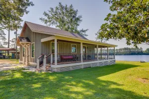 Image of Escape to Nature Lakefront Jay Cottage with Views!