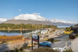 Image of Lakeview Colonial Motel