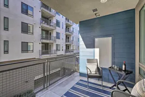Image of Modern Irvine Condo with Pool - 7 Mi to Beach!