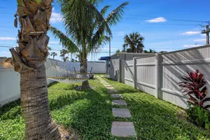 Image of Cozy Cottage 5 Min to Beach Perfect for Couples