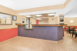 Image of Super 8 by Wyndham Marshalltown