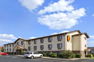 Image of Super 8 by Wyndham Russellville