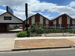 Image of Melton Motor Inn and Apartments