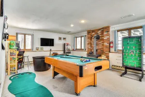 Image of Ski, Game & Grill: Family Retreat in Glen