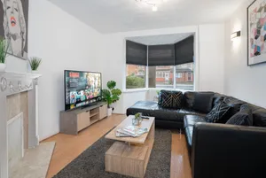 Image of Stylish Three Bedroom House With Garden in Birmingham Suburb