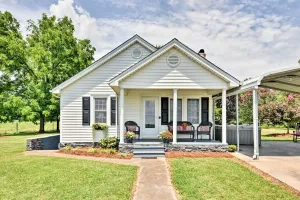 Image of Peaceful Elkin Vacation Rental about 17 Mi to Mt Airy!
