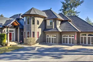 Image of Luxurious Liberty Lake Hideaway with Hot Tub!