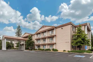 Image of Comfort Inn Mount Shasta Area