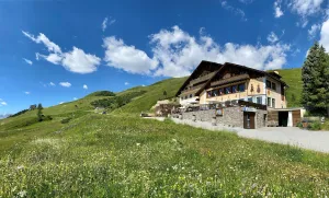 Image of Hotel Salastrains