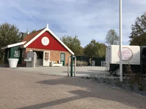 Image of De Lindenburg met privé hottub, sunshower, sauna, grote tuin met weidezicht en vrije ligging, 6-persoons