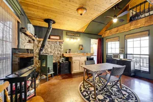 Image of Cute Eureka Springs Vacation Rental With Fire Pit!