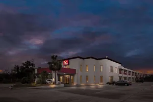 Image of Econo Lodge Inn & Suites