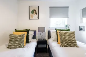 Image of Modern & Cozy 2-Bedroom Apartment with Smart TV