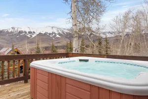 Image of Russell Home by AvantStay Expansive Deck Stunning Views Hot Tub
