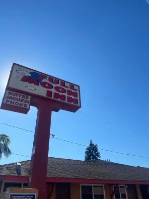 Image of Full Moon Inn