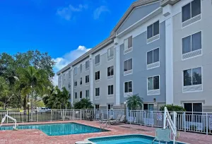 Image of Comfort Inn & Suites Sarasota I75