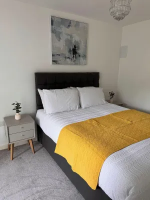 Image of Coventry Chic City House - 3 Beds