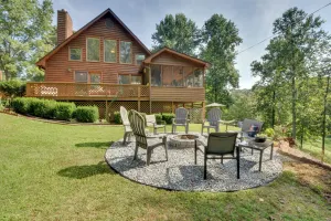 Image of Waterfront CasAbella Cottage with Kayaks and Fishing