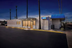 Image of SureStay Hotel by Best Western Phoenix Airport