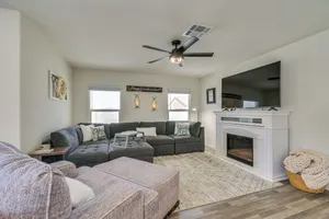 Image of 1 Mi to Golf Course: Bright Mohave Valley Home