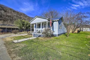 Image of Pet-Friendly Charleston Home with Fenced Yard!