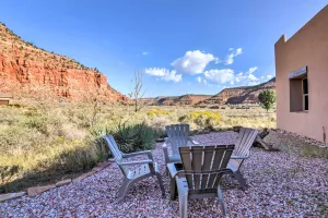 Image of Dreamcatcher Cliffs Home Near Dtwn Kanab!