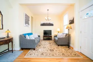 Image of Artisan Victorian Spacious Backyard Great Location