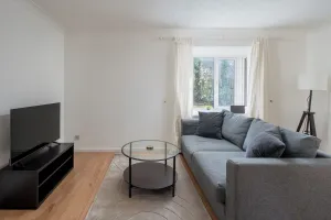 Image of Spacious 1 Bedroom Apartment w/ Parking in Crawley