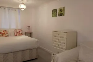 Image of Apartmentsleeps4-parking-nearhuntington-petsok