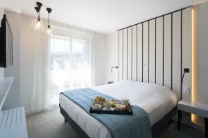 Image of Logis Hôtel Les Pins - Opéralia