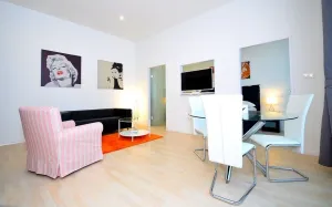 Image of Vienna Residence Lovely Apartment With Space for 2 Close to the Subway