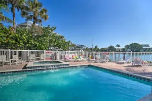 Image of 8th Floor Penthouse, Walk to Clearwater Beach