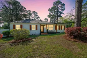 Image of Urban Farmhouse With A Modernism Twist! 4 Bedroom Home by RedAwning