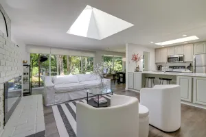 Image of Modern Home 3 Miles to Woodinville Wine Country!
