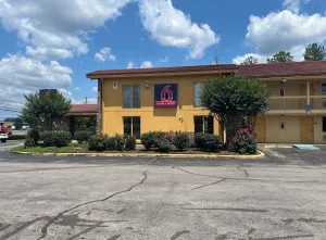 Image of Studio 6 Huntsville, AL University Drive