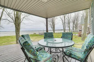 Image of Family-friendly Houghton Lake House: Steps to Lake