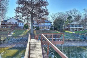 Image of Dock Days by Avantstay Swimming Platform Dock