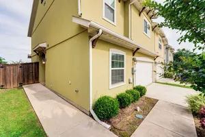 Image of Pet-friendly Irving Townhome w/ Patio + Grill!