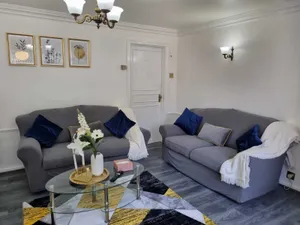 Image of Modern & Elegant Home w/ Netflix and Parking